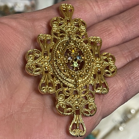 Victorian Style Brooch - Picture 5 of 7